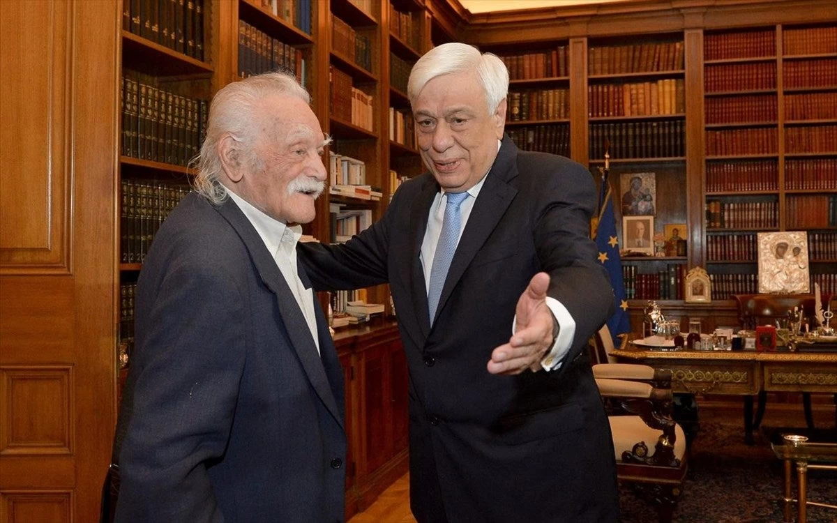 Μανώλης Γλέζος: Επίσκεψη από τον Προκόπη Παυλόπουλο – Καλύτερη η κατάσταση της υγείας του